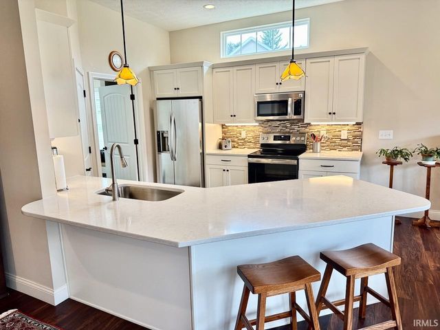 4301 W Whispering Way Court, Muncie, IN 47304