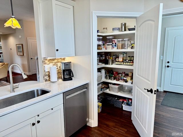4301 W Whispering Way Court, Muncie, IN 47304