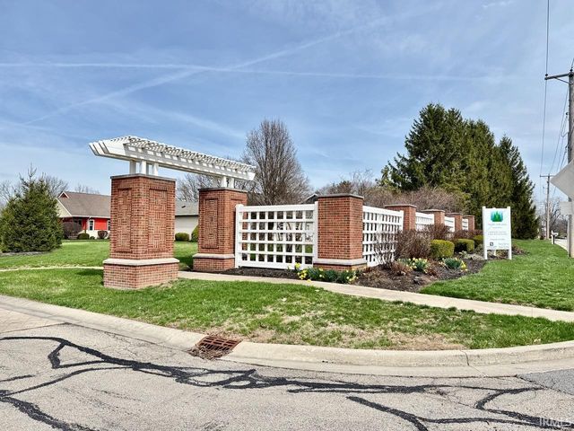 4301 W Whispering Way Court, Muncie, IN 47304