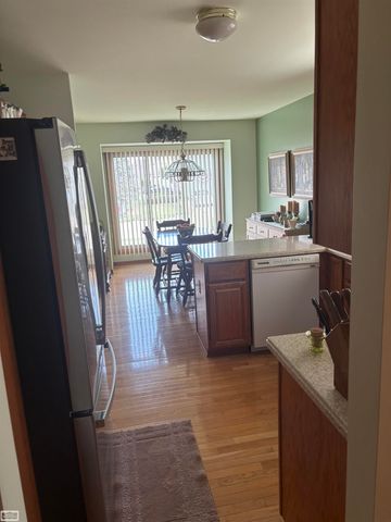 16371 Paint Creek Circle, Macomb, MI 48042