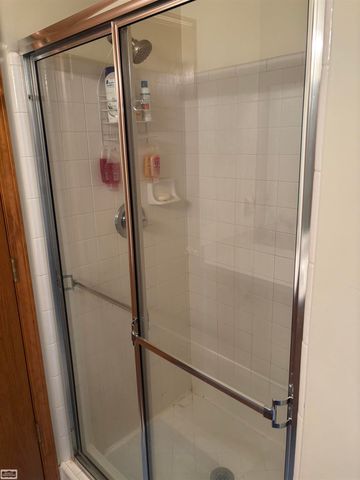 16371 Paint Creek Circle, Macomb, MI 48042