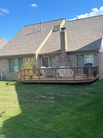16371 Paint Creek Circle, Macomb, MI 48042