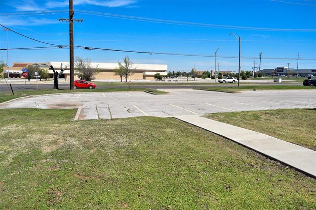 6904 E Reno Avenue, Midwest City, OK 73110