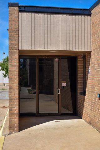 6904 E Reno Avenue, Midwest City, OK 73110