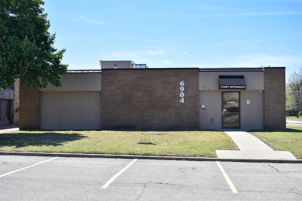 6904 E Reno Avenue, Midwest City, OK 73110