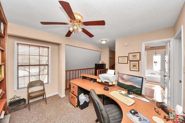 25 Regency Lane, Houston, TX 77088