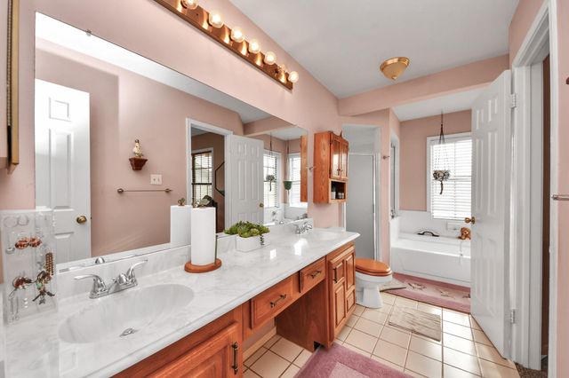 25 Regency Lane, Houston, TX 77088