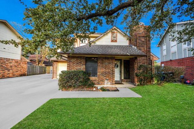 25 Regency Lane, Houston, TX 77088