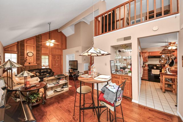 25 Regency Lane, Houston, TX 77088