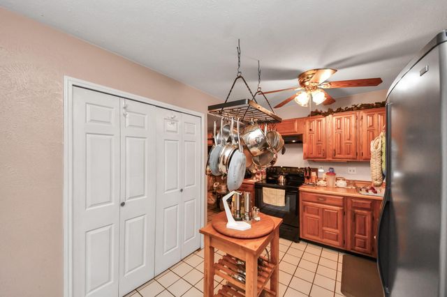 25 Regency Lane, Houston, TX 77088