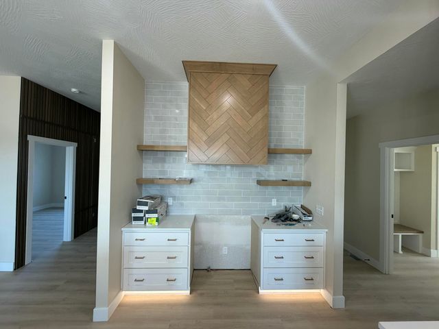 1772 E Peartree Drive, Ozark, MO 65721