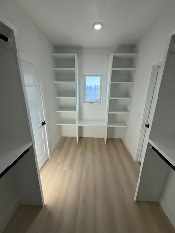 1772 E Peartree Drive, Ozark, MO 65721