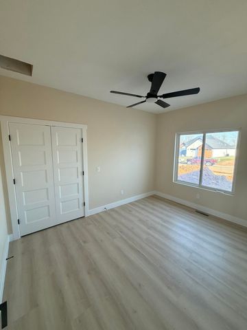 1772 E Peartree Drive, Ozark, MO 65721