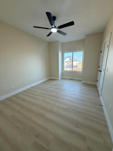 1772 E Peartree Drive, Ozark, MO 65721