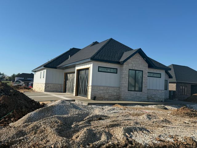 1772 E Peartree Drive, Ozark, MO 65721