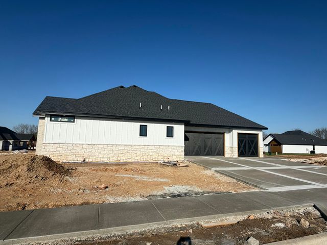 1772 E Peartree Drive, Ozark, MO 65721