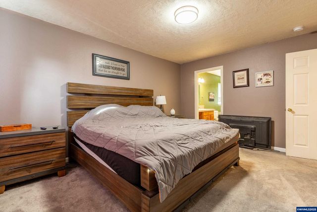 317 W Jadon Dr, Lebanon, OR 97355