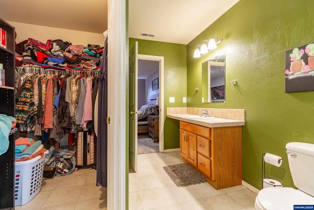 317 W Jadon Dr, Lebanon, OR 97355