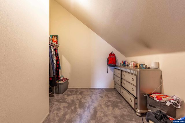 317 W Jadon Dr, Lebanon, OR 97355