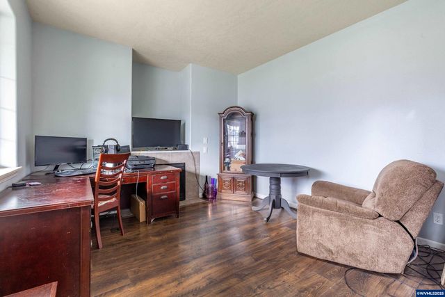 317 W Jadon Dr, Lebanon, OR 97355