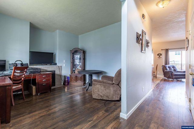 317 W Jadon Dr, Lebanon, OR 97355