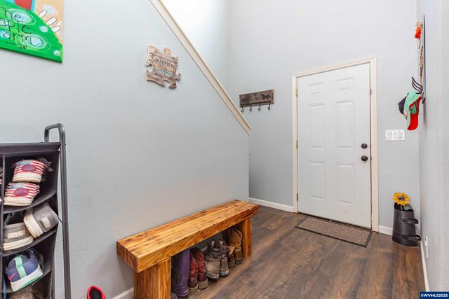 317 W Jadon Dr, Lebanon, OR 97355