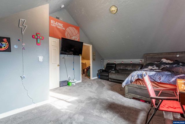 317 W Jadon Dr, Lebanon, OR 97355