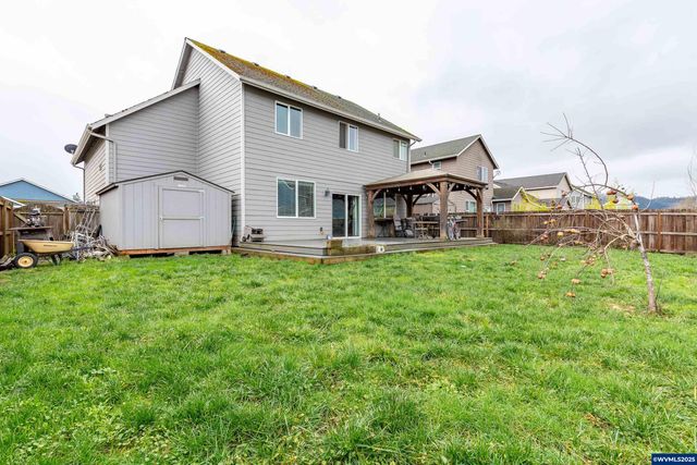 317 W Jadon Dr, Lebanon, OR 97355