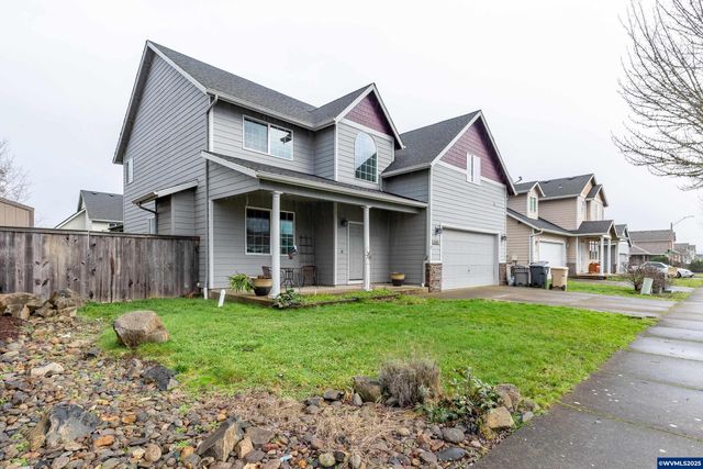 317 W Jadon Dr, Lebanon, OR 97355