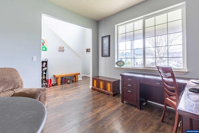 317 W Jadon Dr, Lebanon, OR 97355