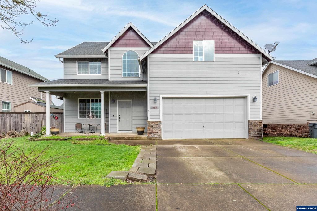 317 W Jadon Dr, Lebanon, OR 97355