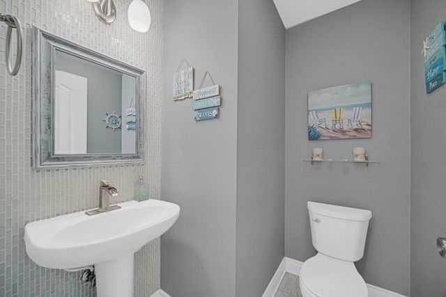 1581 Saugus Close, Valparaiso, IN 46385