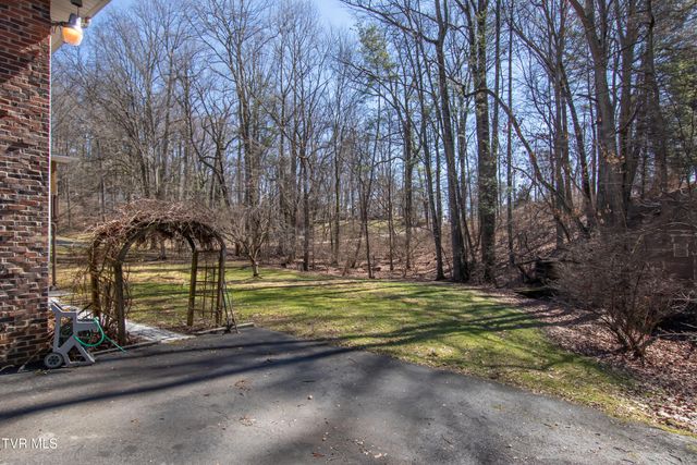 21587 Plantation Road, Bristol, VA 24202