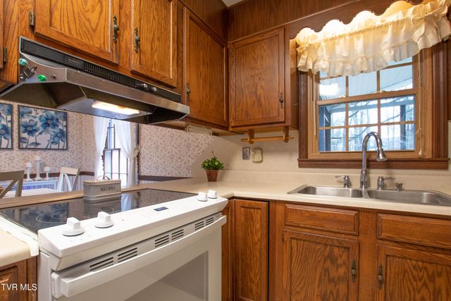 21587 Plantation Road, Bristol, VA 24202