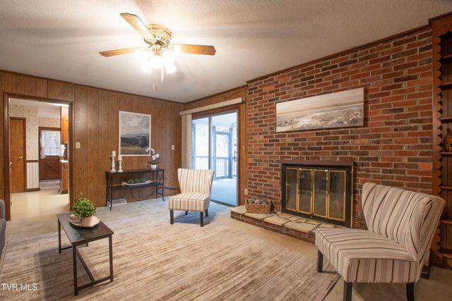 21587 Plantation Road, Bristol, VA 24202