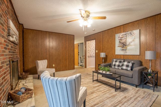 21587 Plantation Road, Bristol, VA 24202