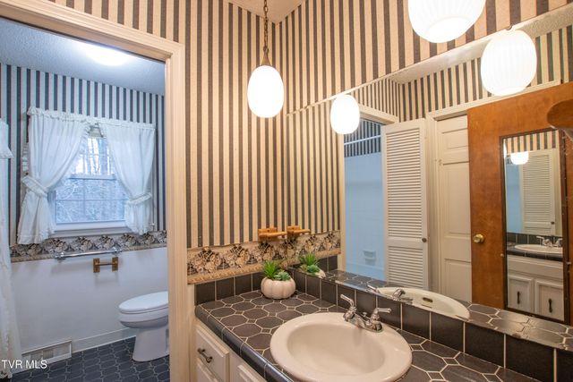 21587 Plantation Road, Bristol, VA 24202