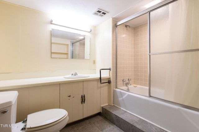 21587 Plantation Road, Bristol, VA 24202