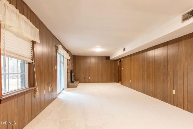 21587 Plantation Road, Bristol, VA 24202