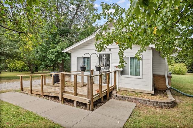 1040 Stone Street, Independence, MO 64055