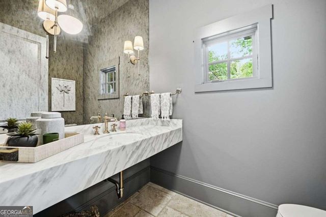 625 W Northway Lane, Atlanta, GA 30342