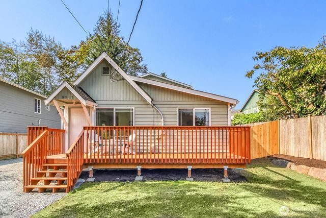 9912 Holly Drive #A, Everett, WA 98204