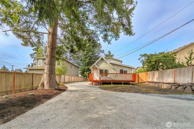 9912 Holly Drive #A, Everett, WA 98204