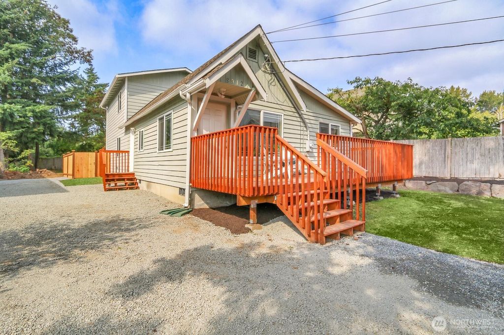 9912 Holly Drive #A, Everett, WA 98204