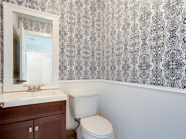 711 Royal Palm Place, Vero Beach, FL 32960