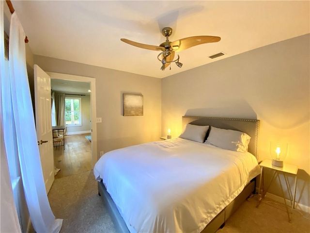 711 Royal Palm Place, Vero Beach, FL 32960