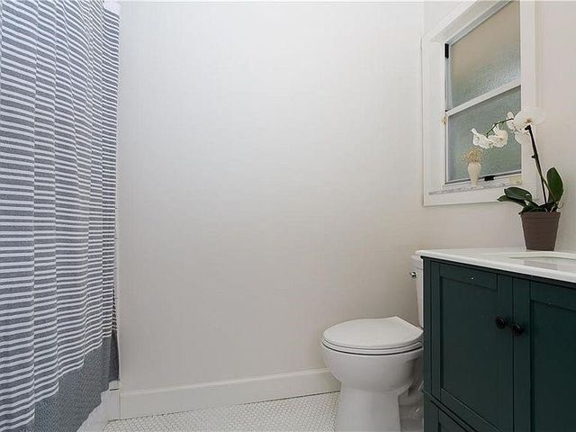 711 Royal Palm Place, Vero Beach, FL 32960