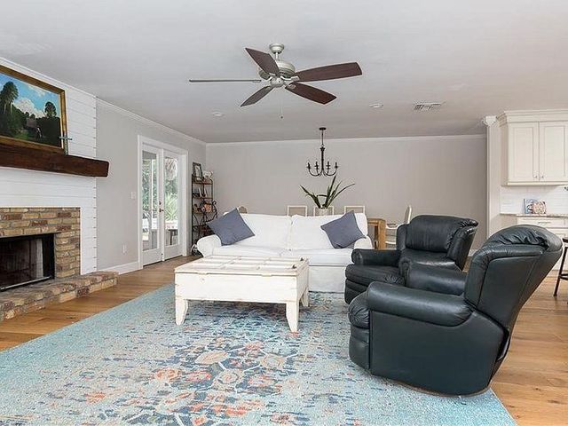 711 Royal Palm Place, Vero Beach, FL 32960