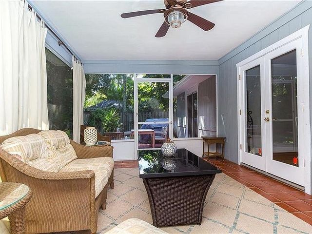 711 Royal Palm Place, Vero Beach, FL 32960