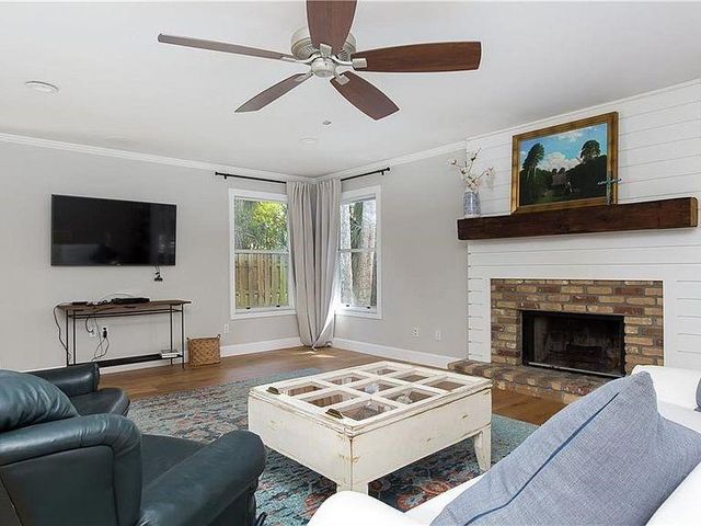 711 Royal Palm Place, Vero Beach, FL 32960